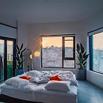 Glue Hotel