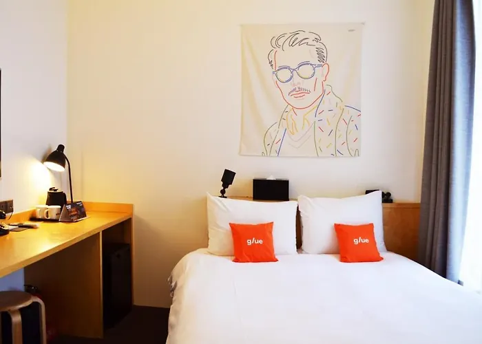 Glue Hotel