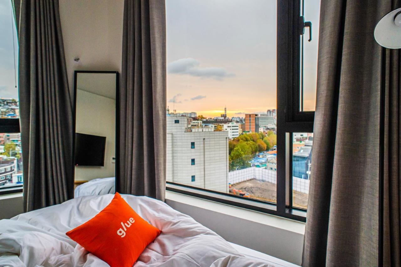 Hotel Glue